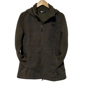 Women’s TNF North Face Indi hoodie parka in used condition!